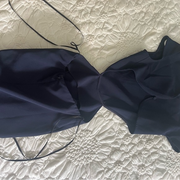 Lulu’s cut out and open back long, formal dress. Navy blue. Only worn once! - Picture 4 of 6